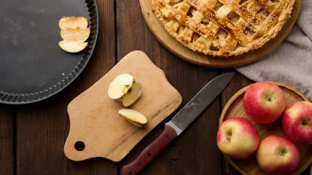 how to know when an apple pie is done